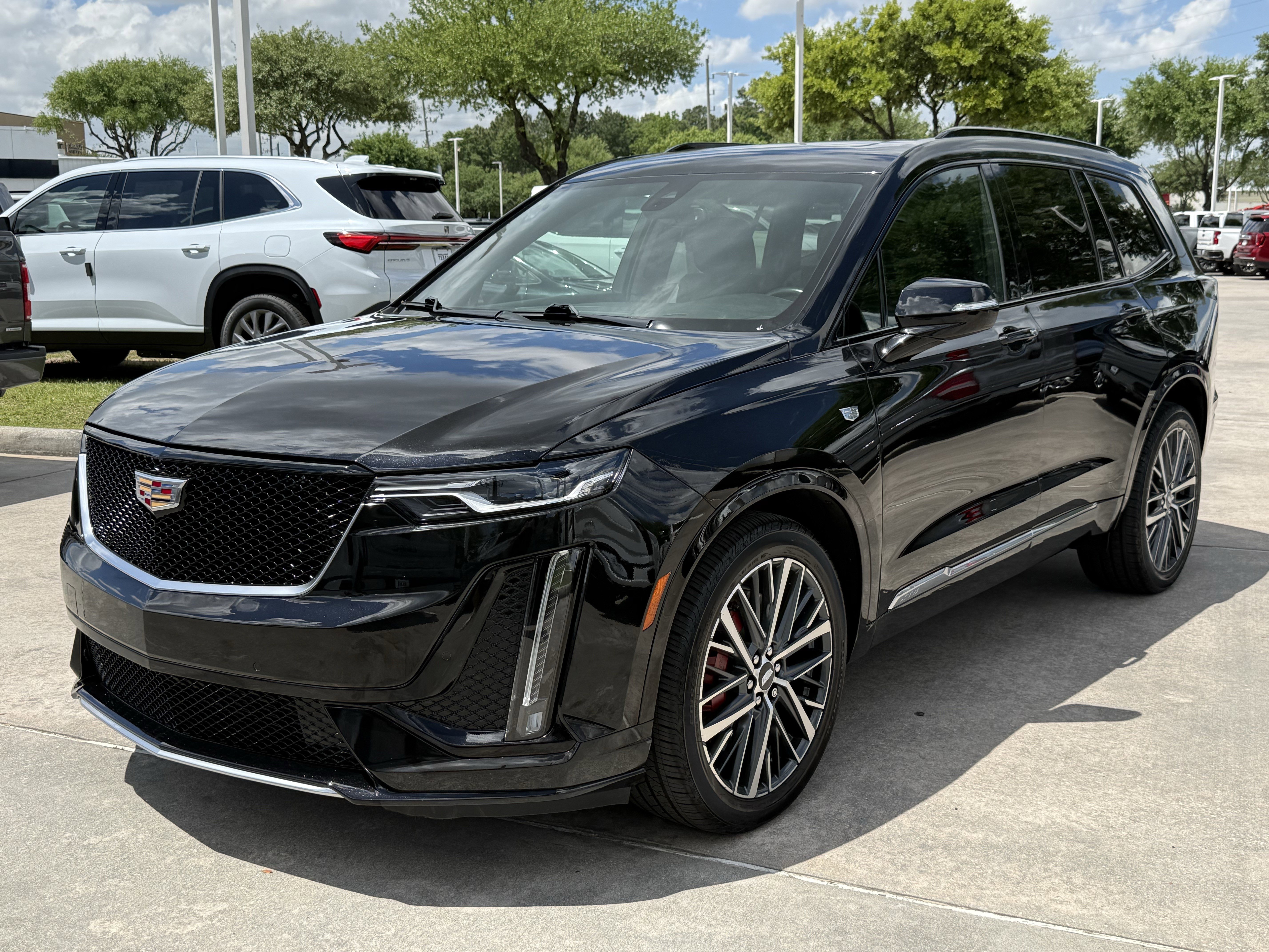 Used 2023 Cadillac XT6 Sport AWD/4WD image 9