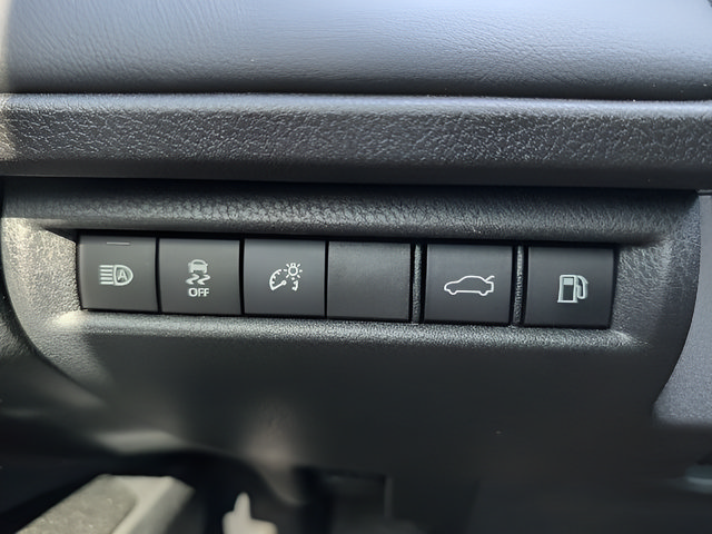 Used 2025 Toyota Camry XSE FWD image 15