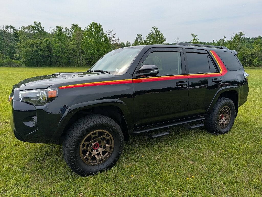 Used 2023 Toyota 4Runner 40th Anniversary SE AWD/4WD image 10