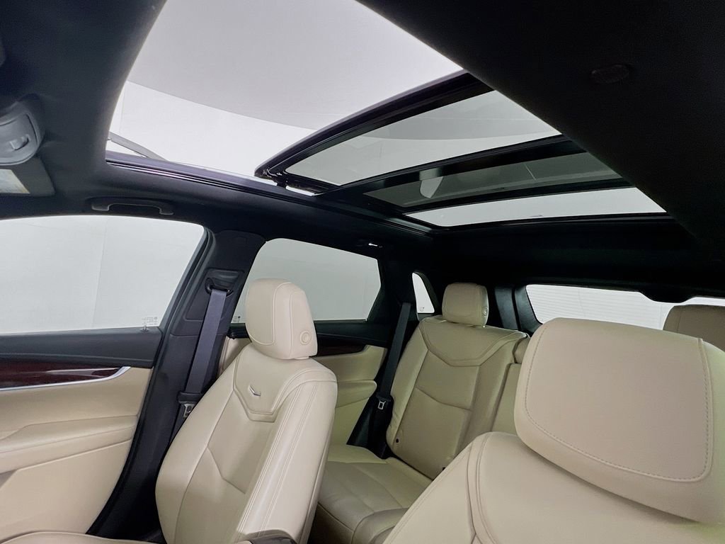 Used 2018 Cadillac XT5 Luxury w/ Driver Awareness Package image 22