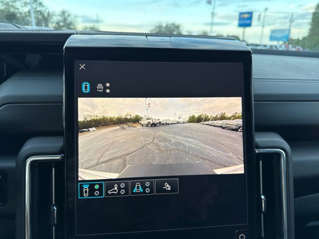 Used 2025 GMC Yukon XL Denali AWD/4WD image 30