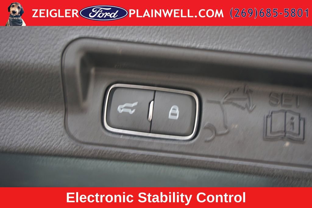 Used 2025 Ford Explorer Platinum w/ LUX Leather Package AWD/4WD image 11