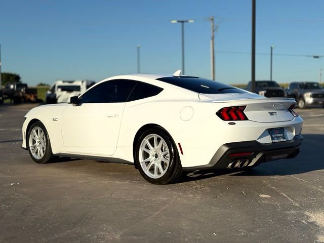 Used 2026 Ford Mustang GT Premium RWD image 5