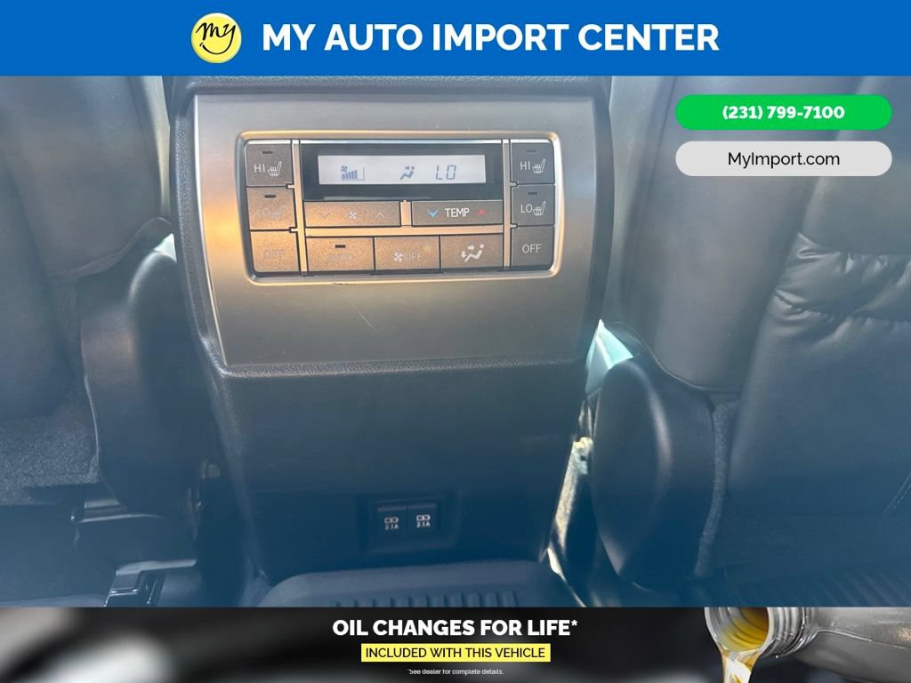 Used 2021 Lexus GX 460 Premium w/ Accessory Package AWD/4WD image 27