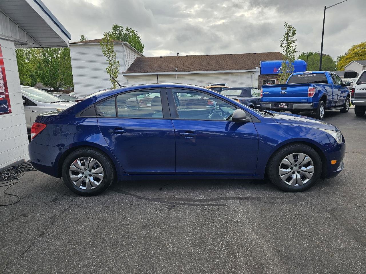 Used 2013 Chevrolet Cruze LS FWD image 13