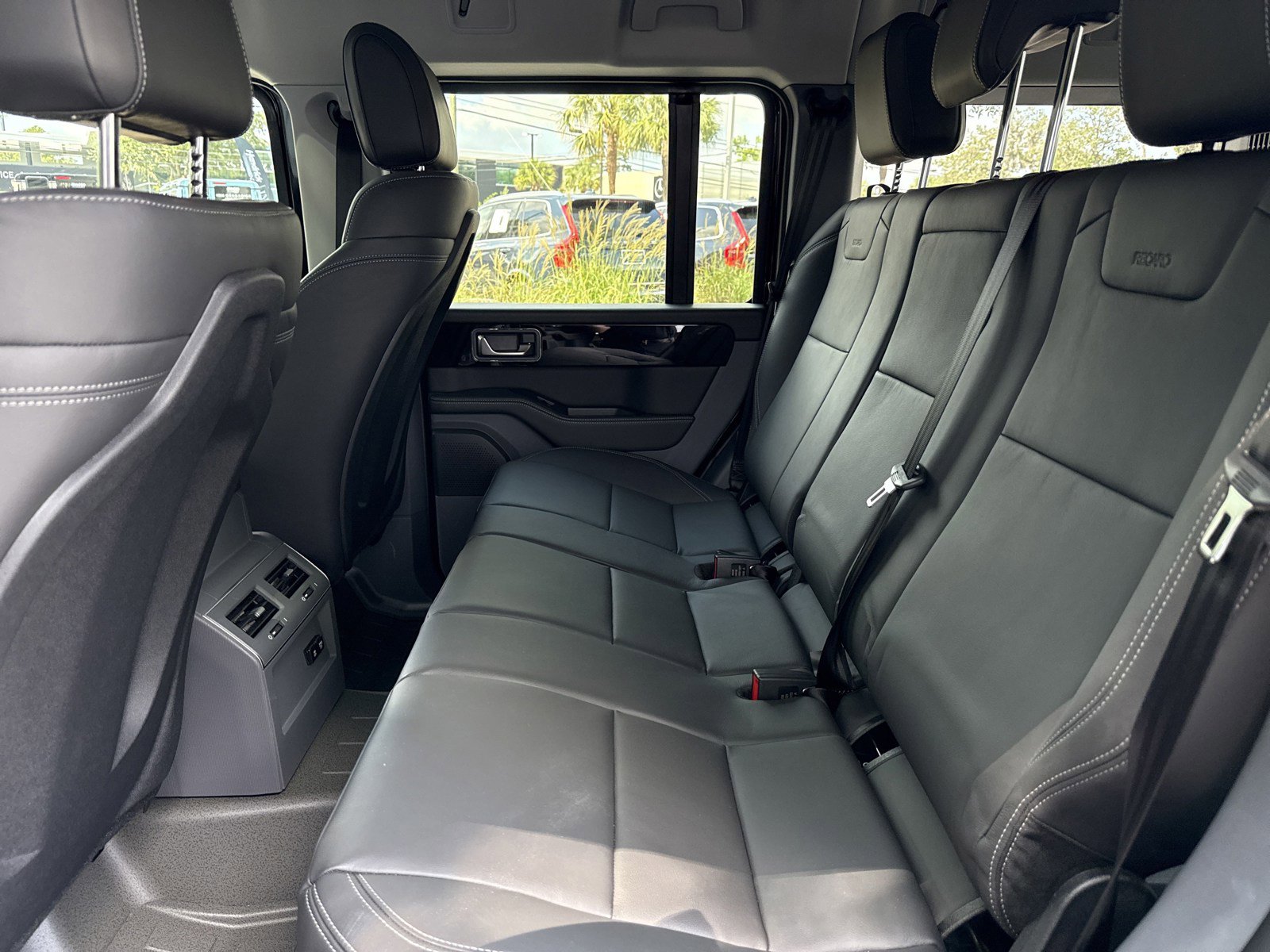 Used 2025 INEOS Grenadier Fieldmaster Edition image 24