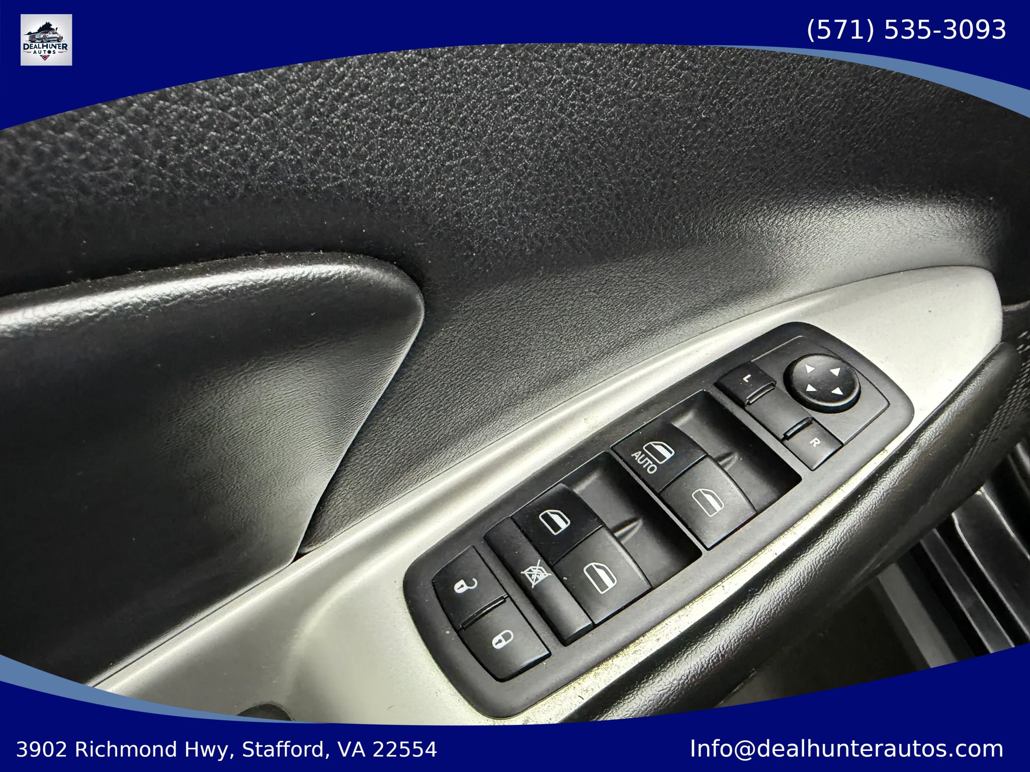 Used 2019 Dodge Journey SE w/ Blacktop Package FWD image 23