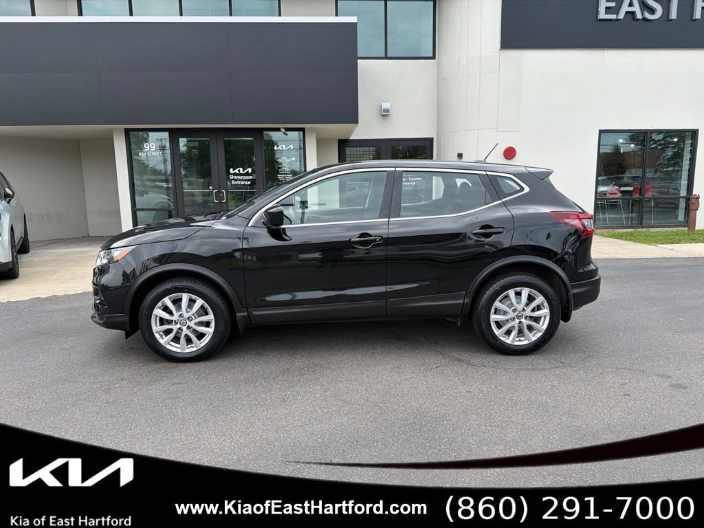 Used 2020 Nissan Rogue Sport S w/ Appearance Package AWD/4WD image 2