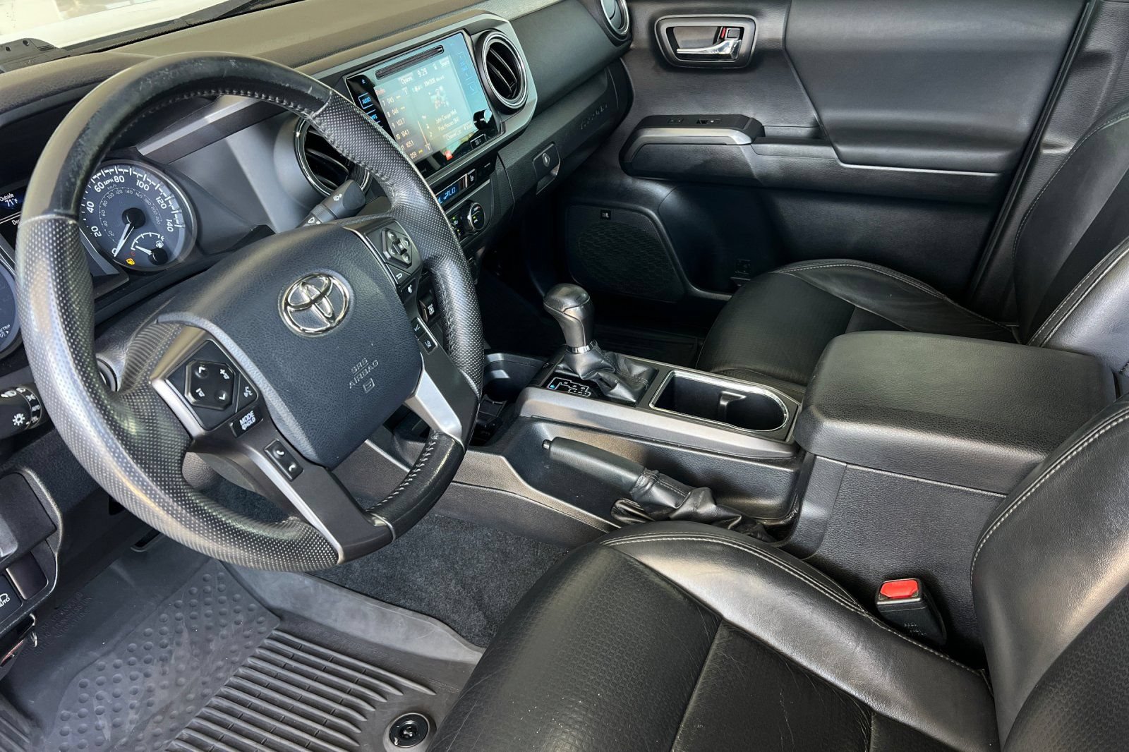Used 2019 Toyota Tacoma TRD Off-Road w/ TRD Premium Off Road Package AWD/4WD image 10