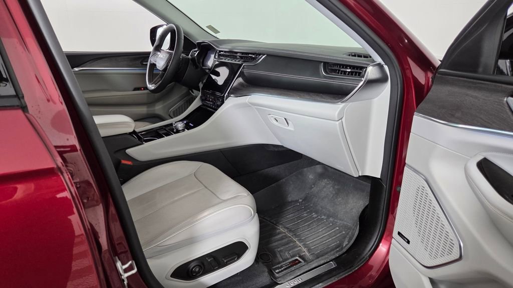 Used 2023 Jeep Grand Cherokee L Overland image 37