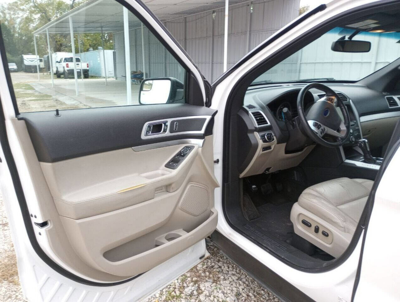 Used 2014 Ford Explorer XLT w/ Equipment Group 202A FWD image 33