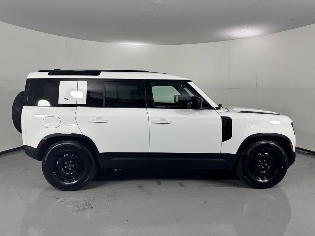 Used 2022 Land Rover Defender 110 AWD/4WD image 4
