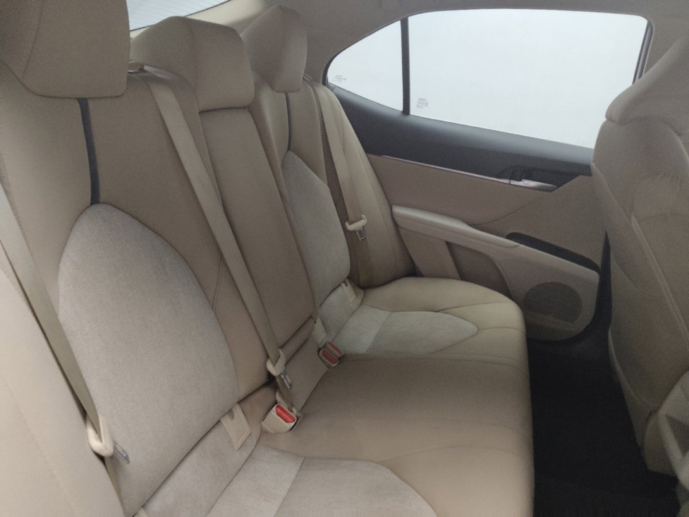 Used 2021 Toyota Camry LE image 19