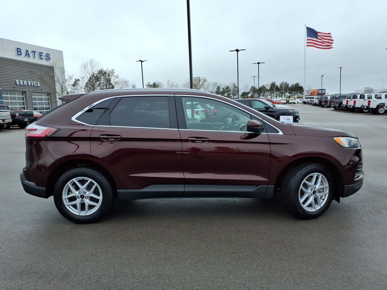 Certified 2023 Ford Edge SEL w/ Convenience Package AWD/4WD image 2