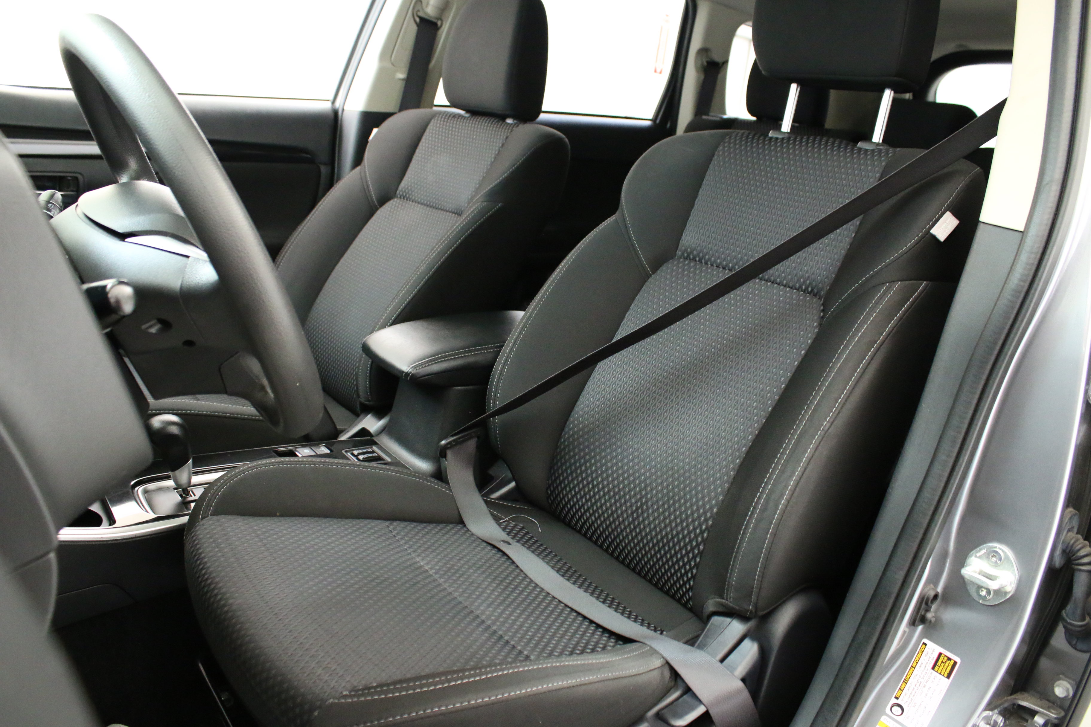 Used 2020 Mitsubishi Outlander ES AWD/4WD image 20