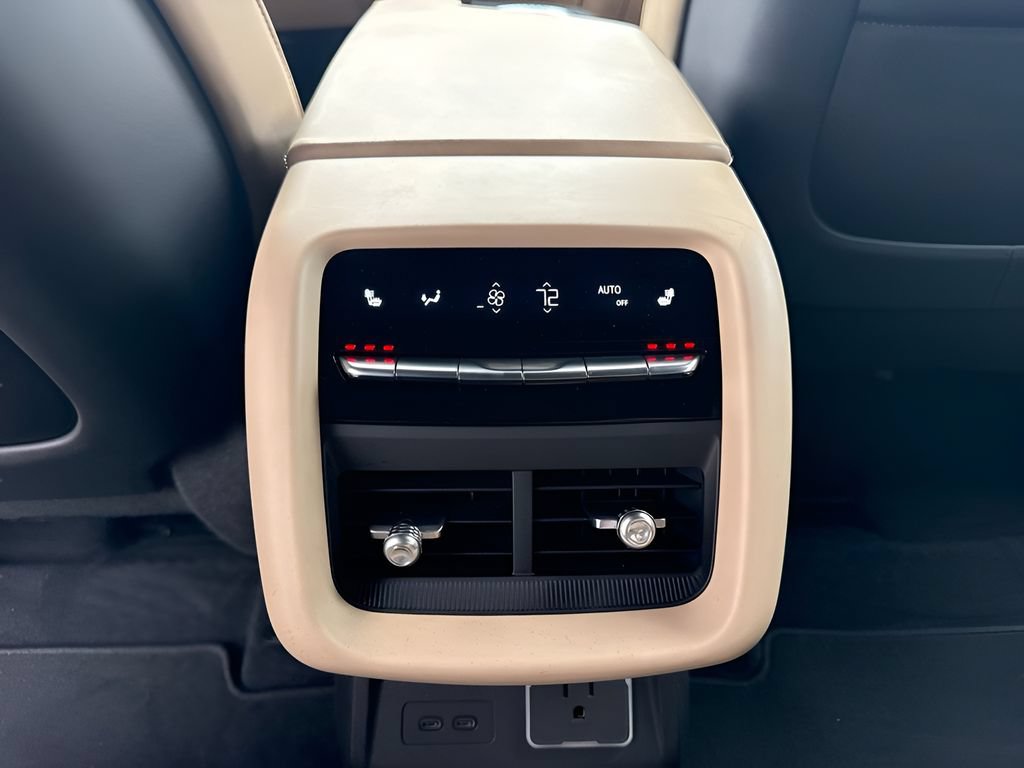 Used 2026 Cadillac Lyriq Signature Luxury w/ Nappa Leather Package AWD/4WD image 12