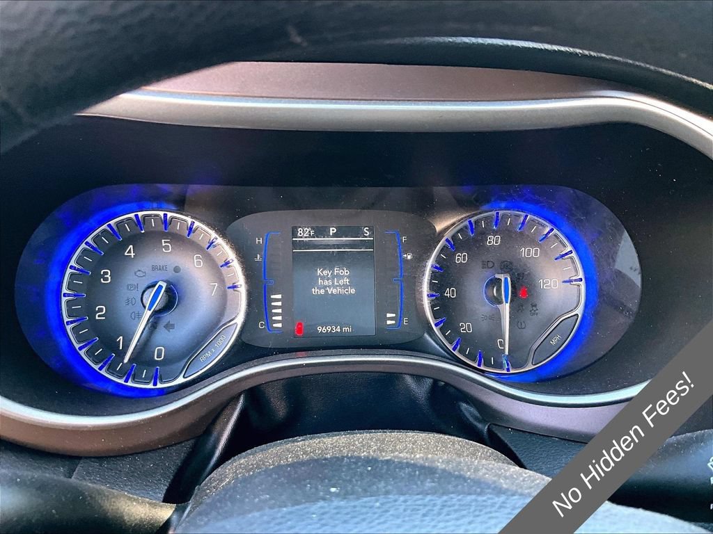 Used 2021 Chrysler Voyager Lxi FWD image 17