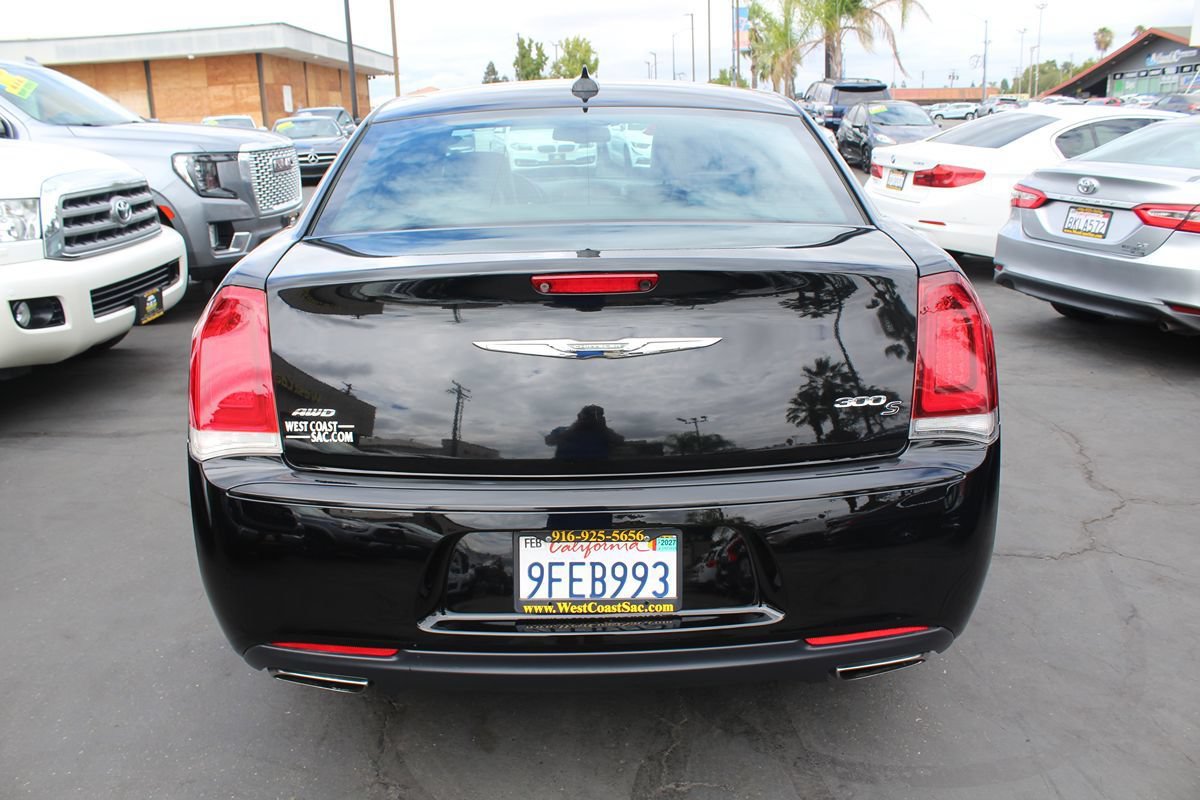 Used 2019 Chrysler 300 S AWD/4WD image 6