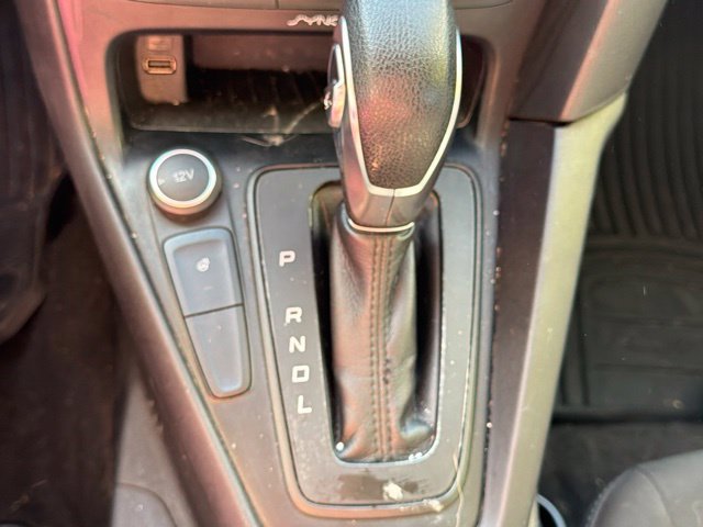 Used 2017 Ford Focus SE w/ Cold Weather Package FWD image 27