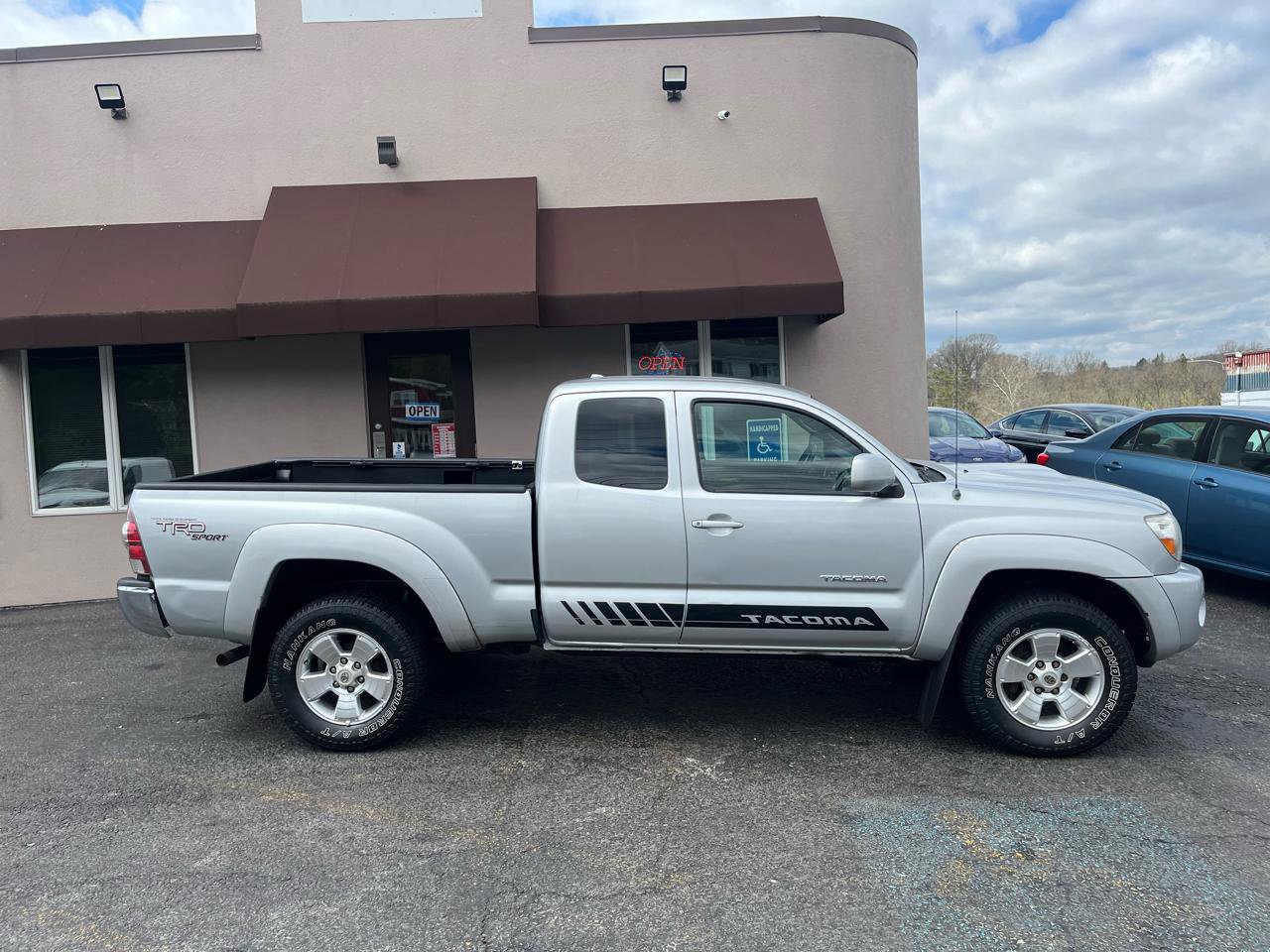 Used 2009 Toyota Tacoma 4x4 Access Cab V6 image 4