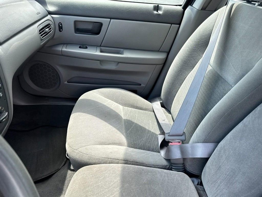 Used 2007 Ford Taurus SE FWD image 13