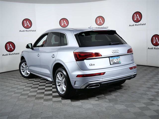 Used 2022 Audi Q5 2.0T Premium w/ Convenience Package image 6