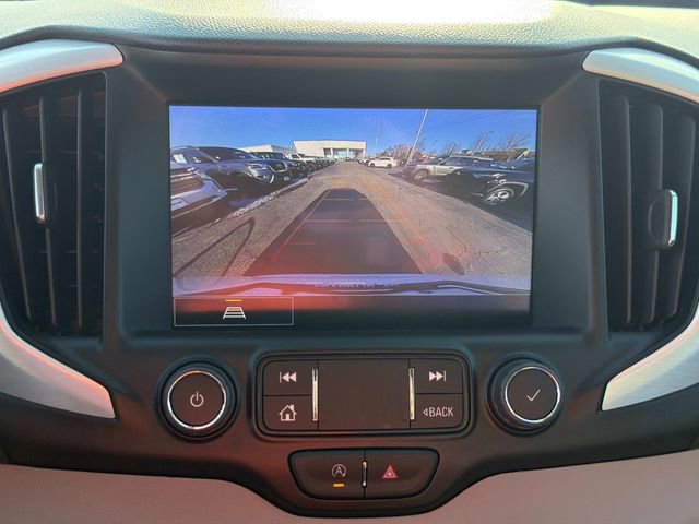 Used 2024 GMC Terrain SLT image 30