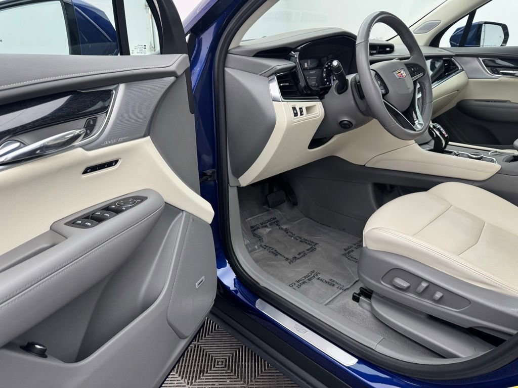Used 2024 Cadillac XT6 Premium Luxury w/ LPO, Floor Liner Package image 18