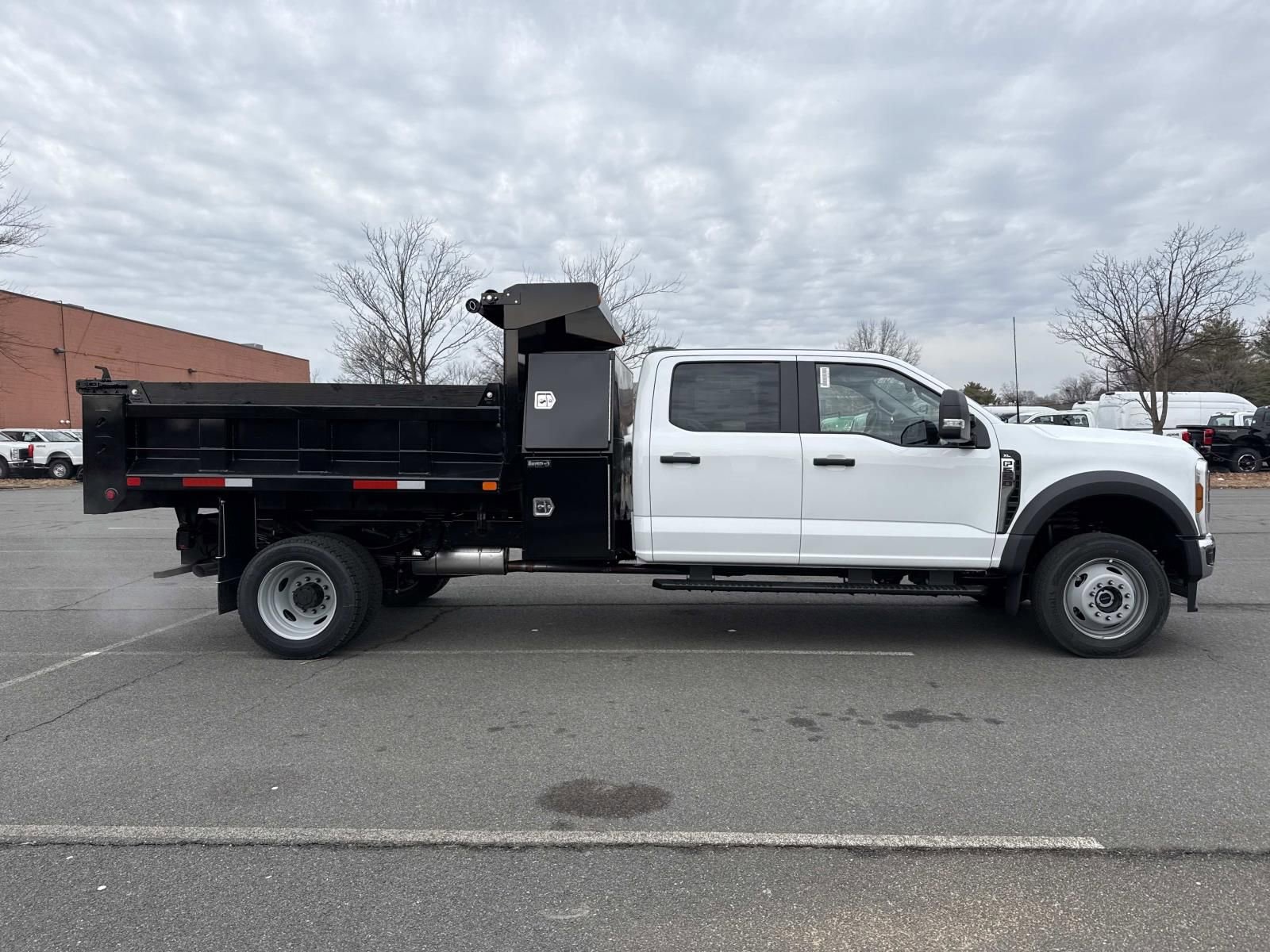New 2026 Ford F550 4x4 Crew Cab image 2