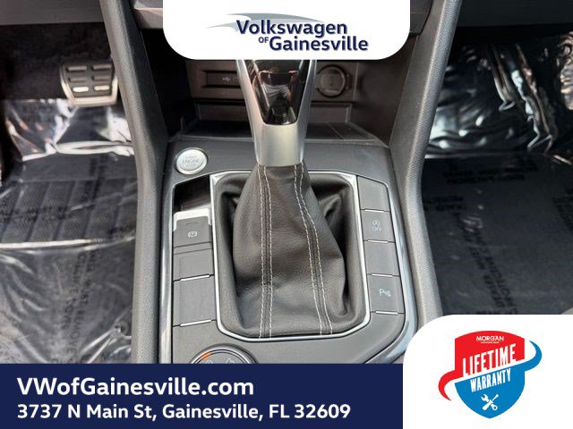 Certified 2024 Volkswagen Tiguan SE R-Line AWD/4WD image 27