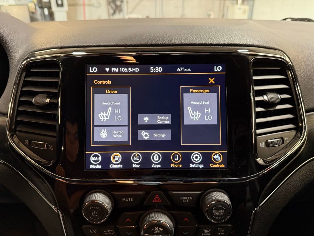 Used 2021 Jeep Grand Cherokee Limited AWD/4WD image 14