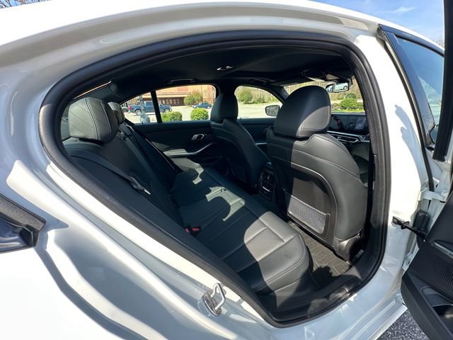 Used 2023 BMW 330e xDrive w/ Premium Package image 17