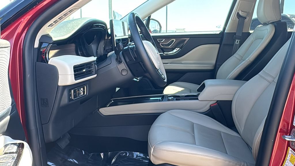 New 2025 Lincoln Corsair Grand Touring w/ Equipment Group 301A AWD/4WD image 19