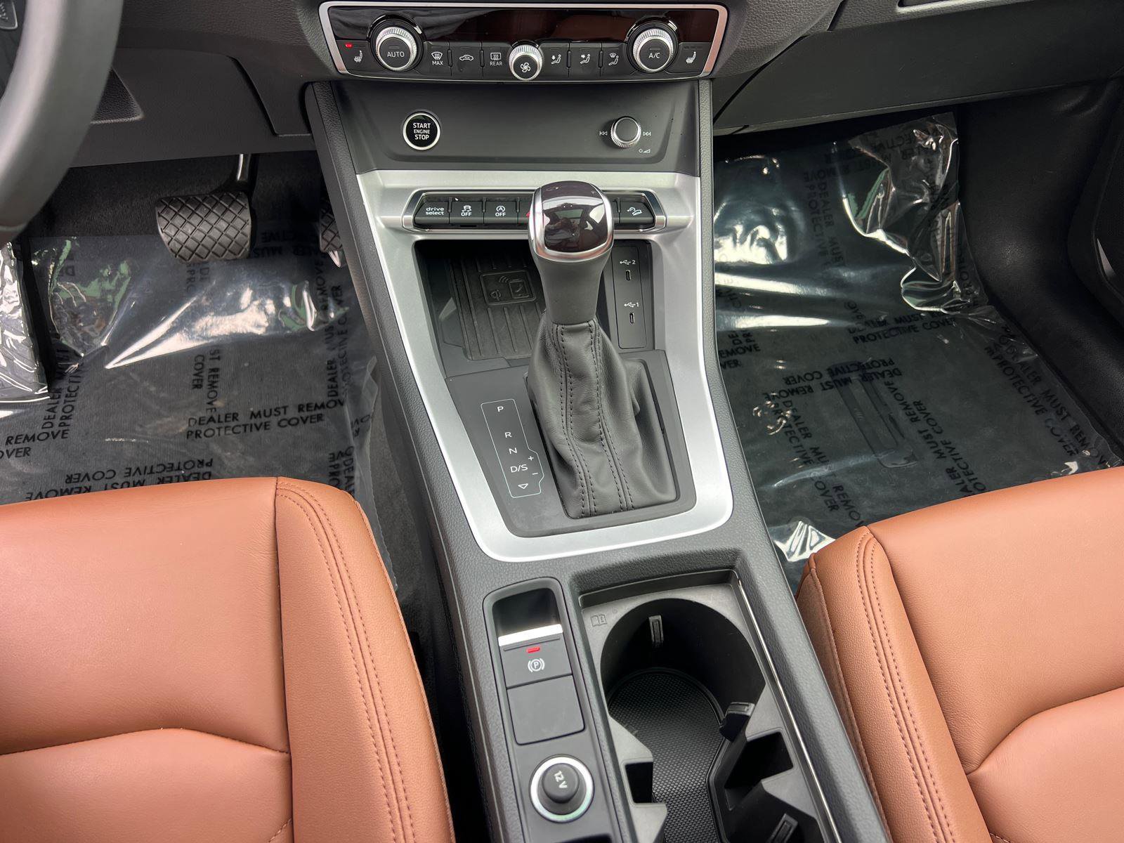 Certified 2025 Audi Q3 2.0T Premium w/ Convenience Package AWD/4WD image 32