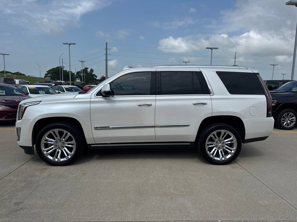 Used 2017 Cadillac Escalade Premium Luxury AWD/4WD image 27