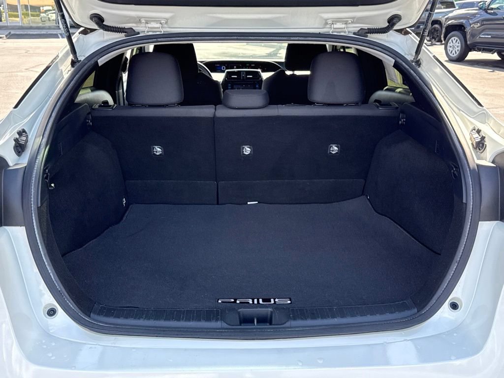 Used 2016 Toyota Prius Two w/ Preferred Accessory Package FWD image 16