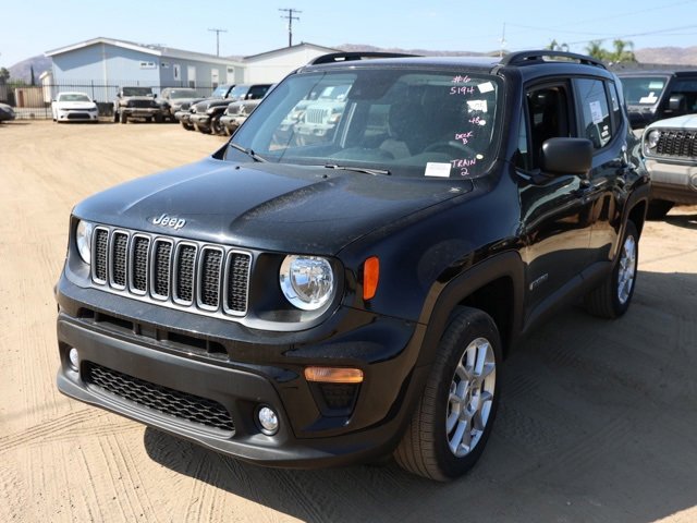 New 2023 Jeep Renegade Latitude w/ Sun & Fun Group image 8