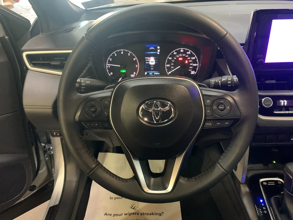 Used 2025 Toyota Corolla Cross AWD Hybrid w/ Moonroof Package image 27