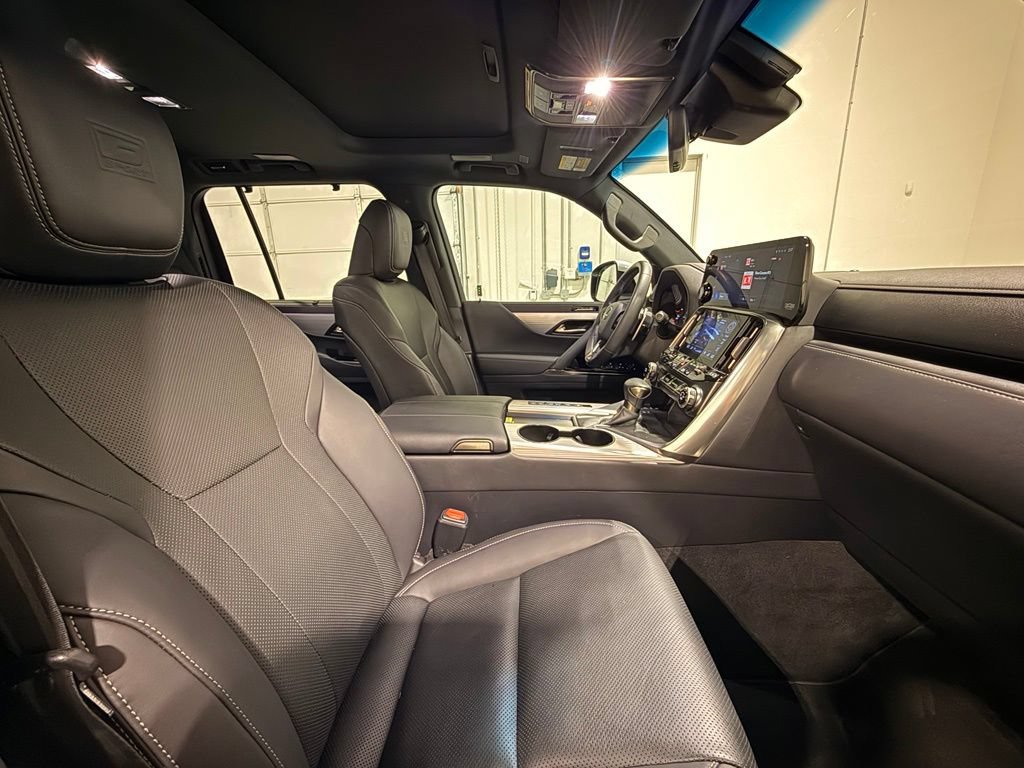 Used 2024 Lexus LX 600 F Sport AWD/4WD image 34