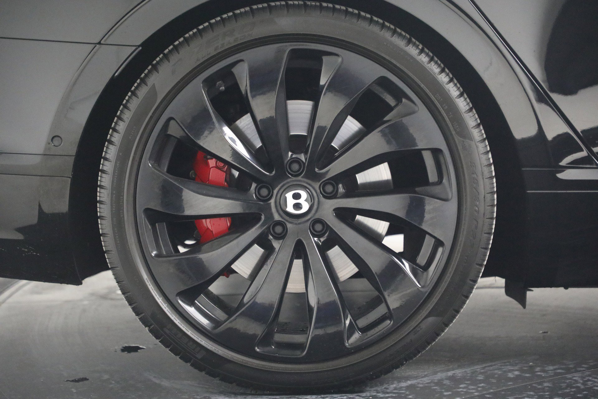 Used 2023 Bentley Flying Spur V8 image 16