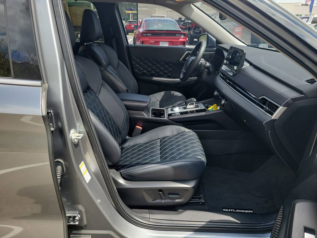 Used 2024 Mitsubishi Outlander SEL image 38