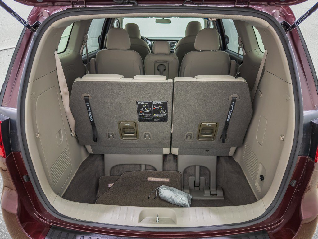 Used 2019 Kia Sedona LX FWD image 9