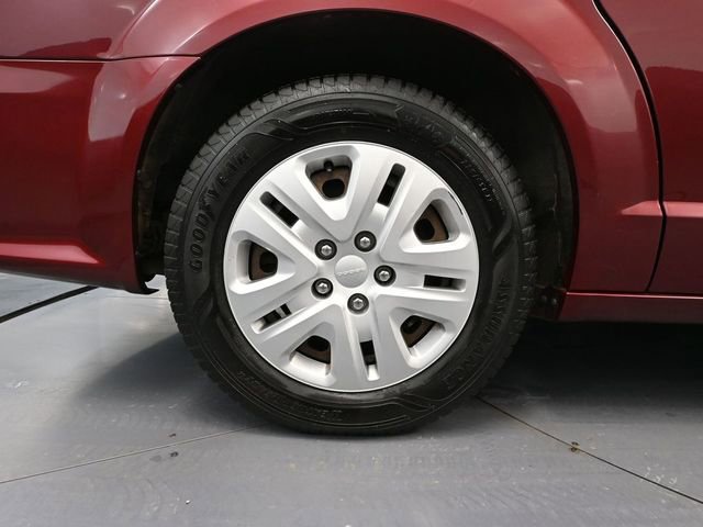 Used 2020 Dodge Grand Caravan SE w/ UConnect Hands-Free Group image 14