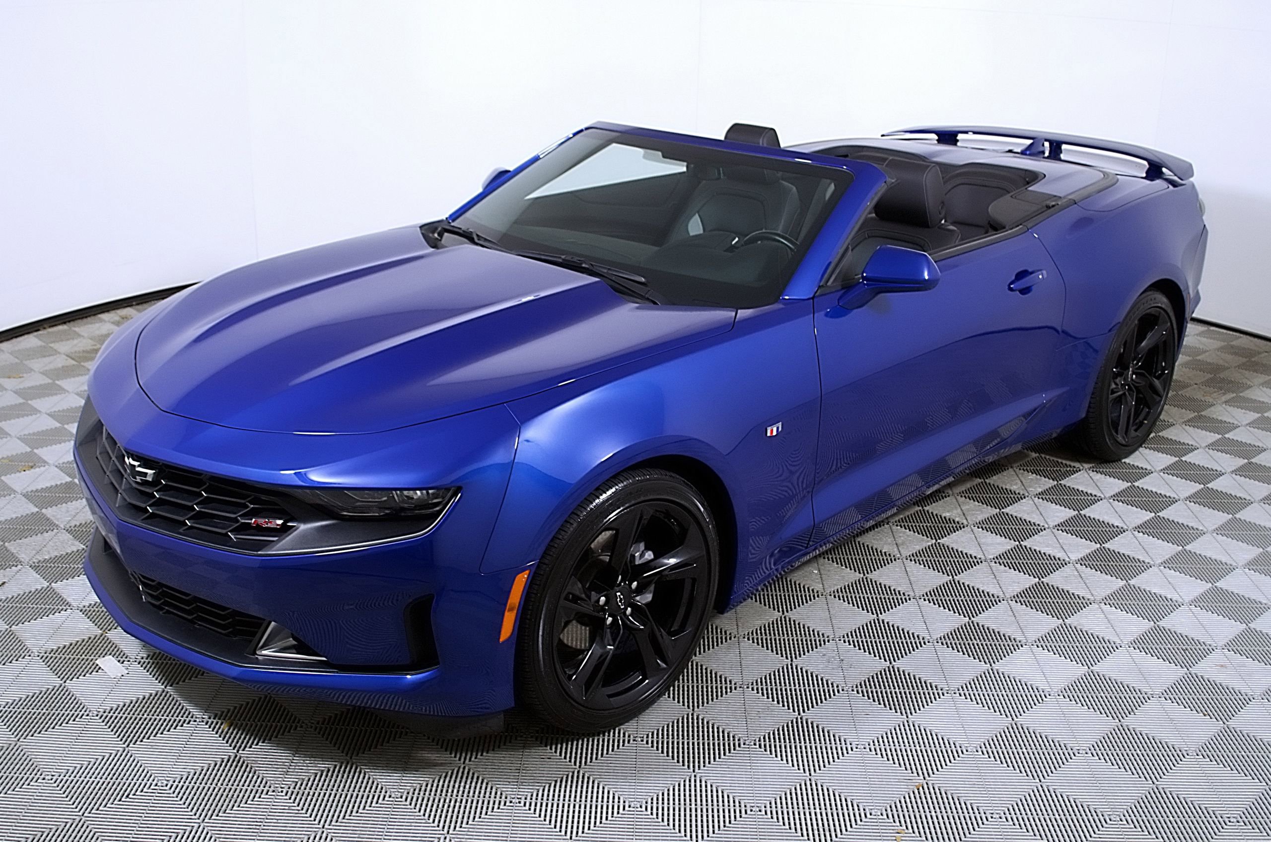 Used 2023 Chevrolet Camaro LT w/ RS Package image 3