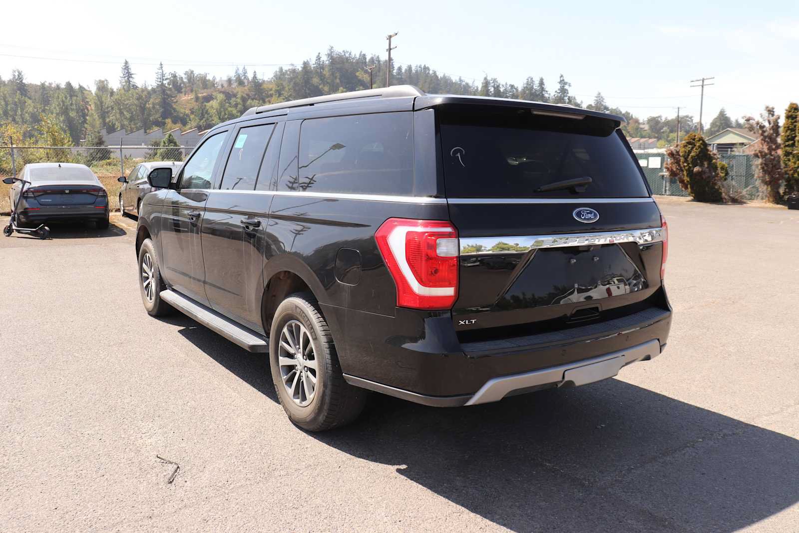 Used 2018 Ford Expedition Max XLT AWD/4WD image 7