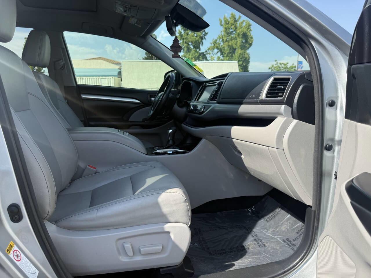 Used 2018 Toyota Highlander XLE image 13