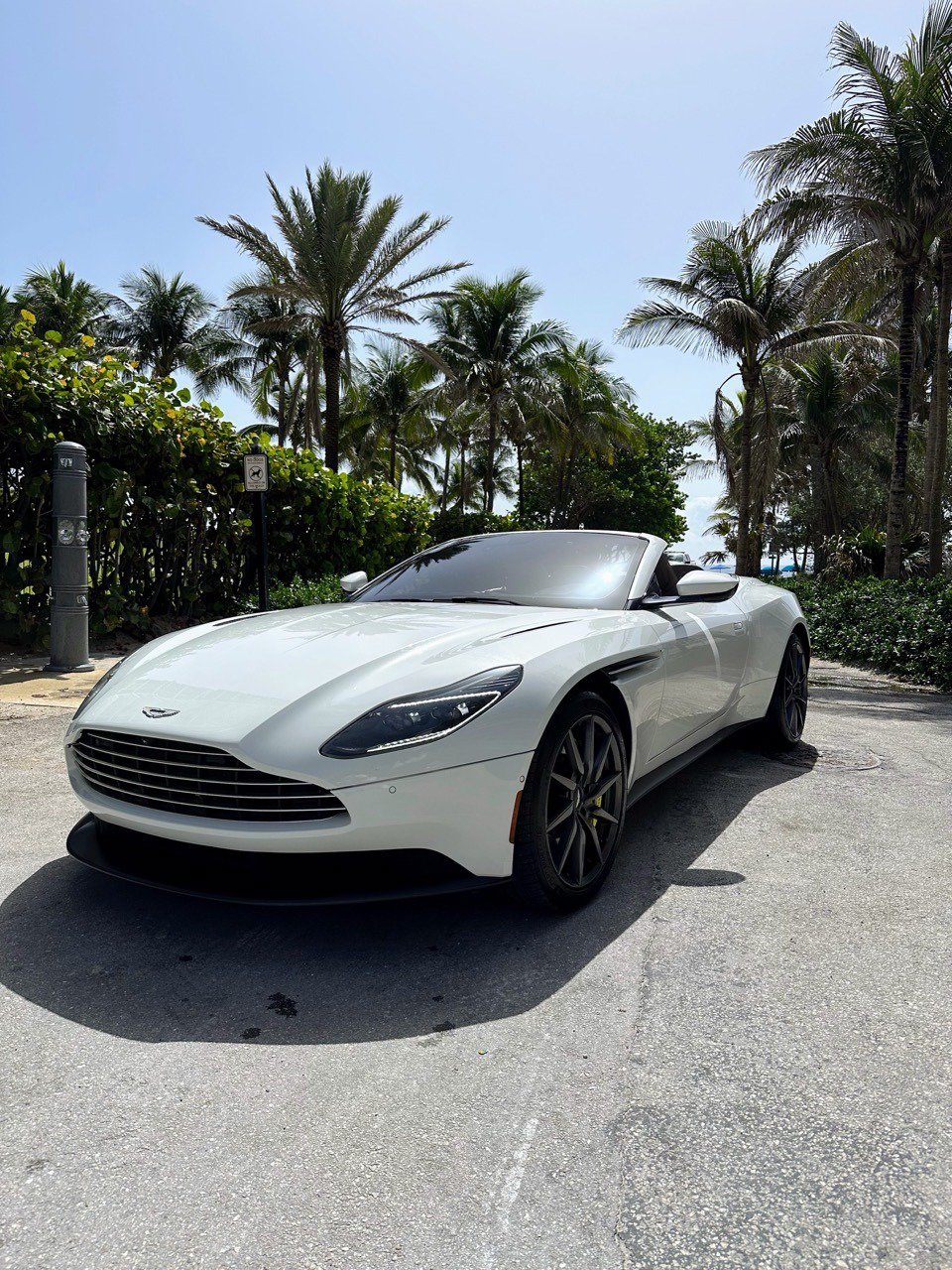 Used 2019 Aston Martin DB11 Volante RWD image 14