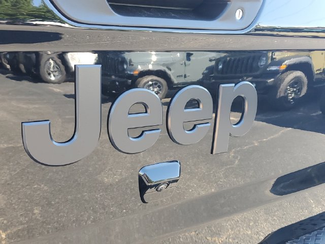 New 2025 Jeep Gladiator Sport AWD/4WD image 7