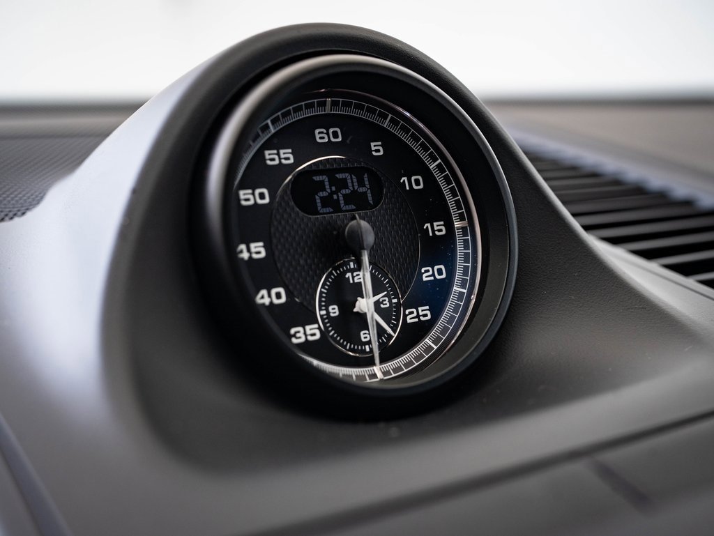 New 2026 Porsche Macan Turbo image 38