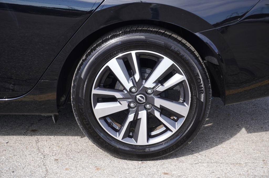 Used 2024 Nissan Versa SV image 11